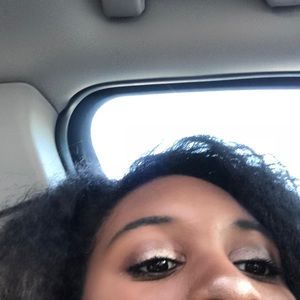 Meet your Posher, Floy